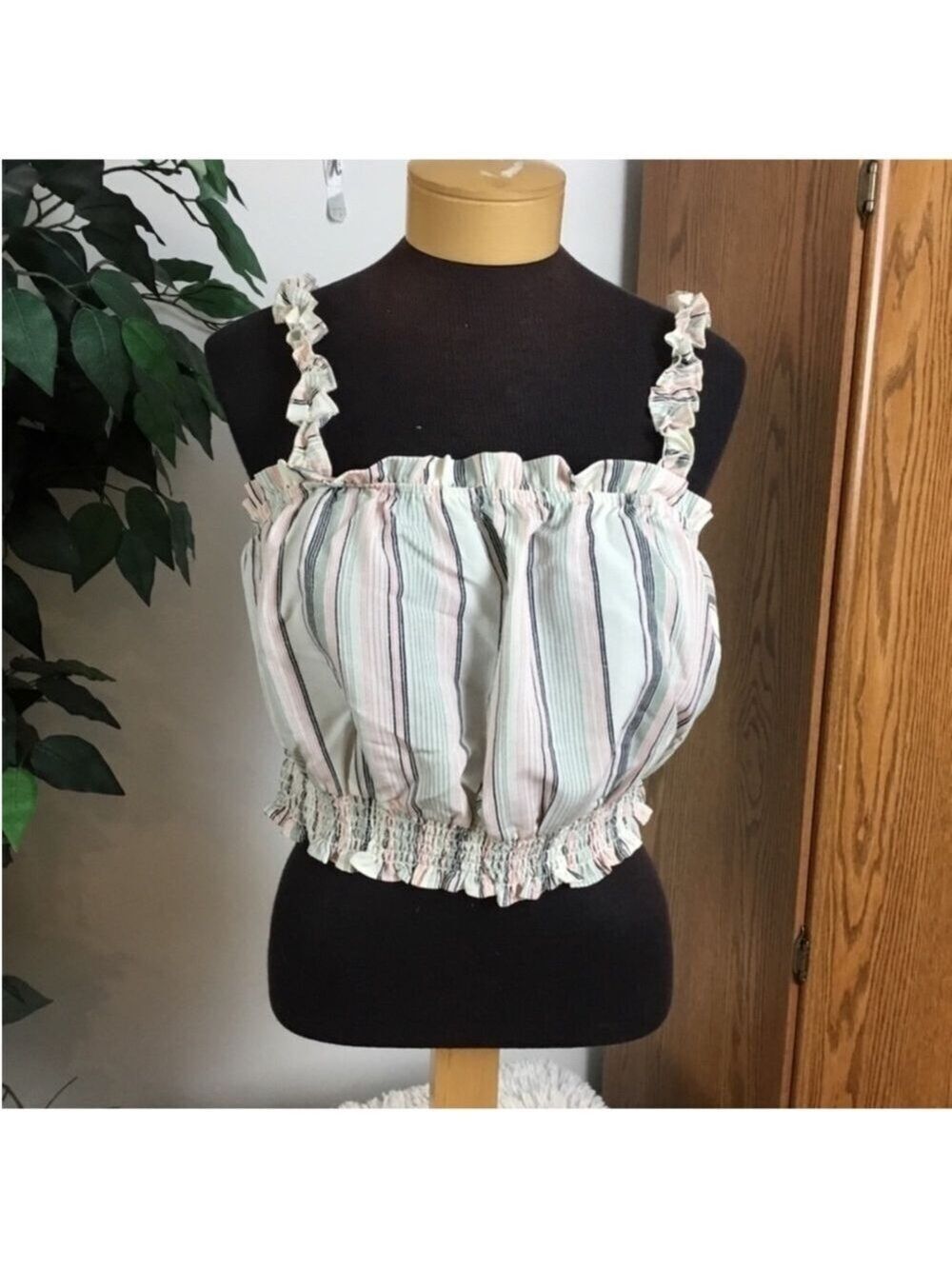 Lily Rose cropped summer top Woman’s Juniors XL multi colored stripes